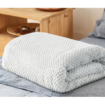 Jacquard Dots Plush Fleece Blanket